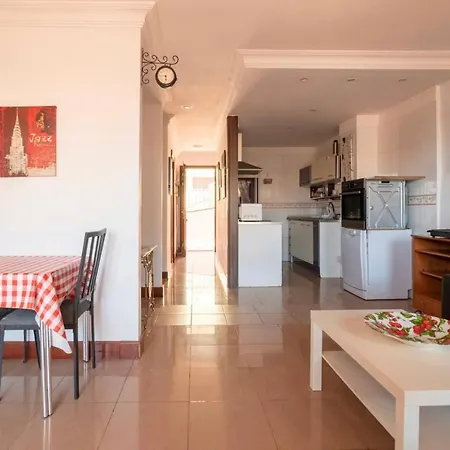 Private With Bathroom And Big Terrace Just For 게스트하우스