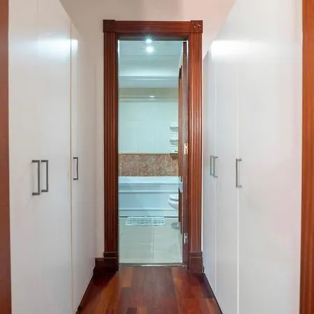 게스트하우스 Private With Bathroom And Big Terrace Just For 아데제