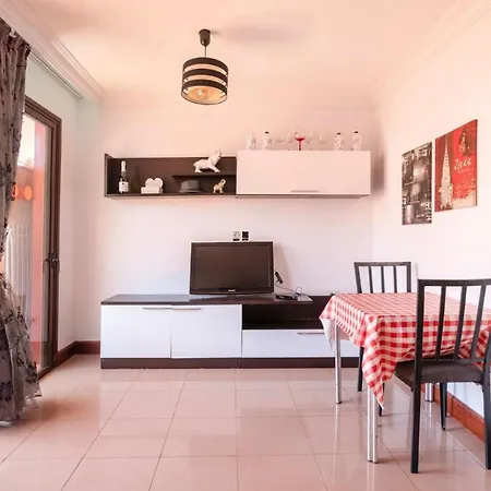 Private With Bathroom And Big Terrace Just For 게스트하우스 *